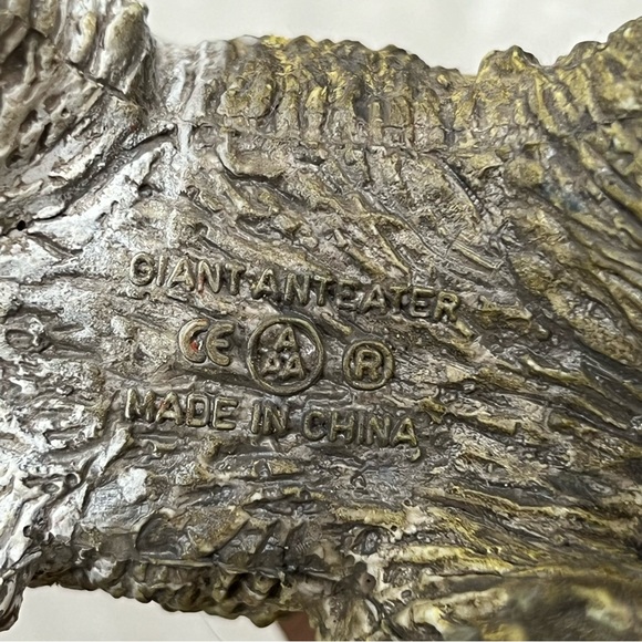 Set of 7 toy figures 1 orangutan 2 giant anteaters 4 cheetahs - Picture 5 of 16